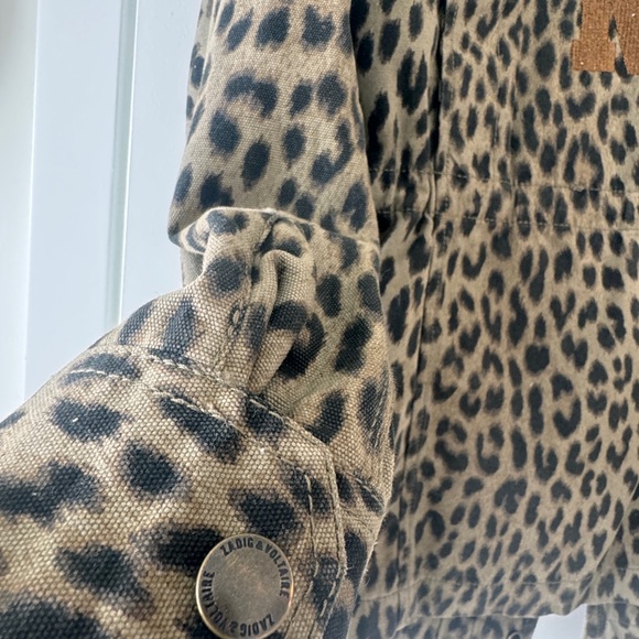 Zadig & Voltaire
Kayaka Leopard-Print Canvas
Jacket size L fit 6-8 like new - Picture 8 of 15
